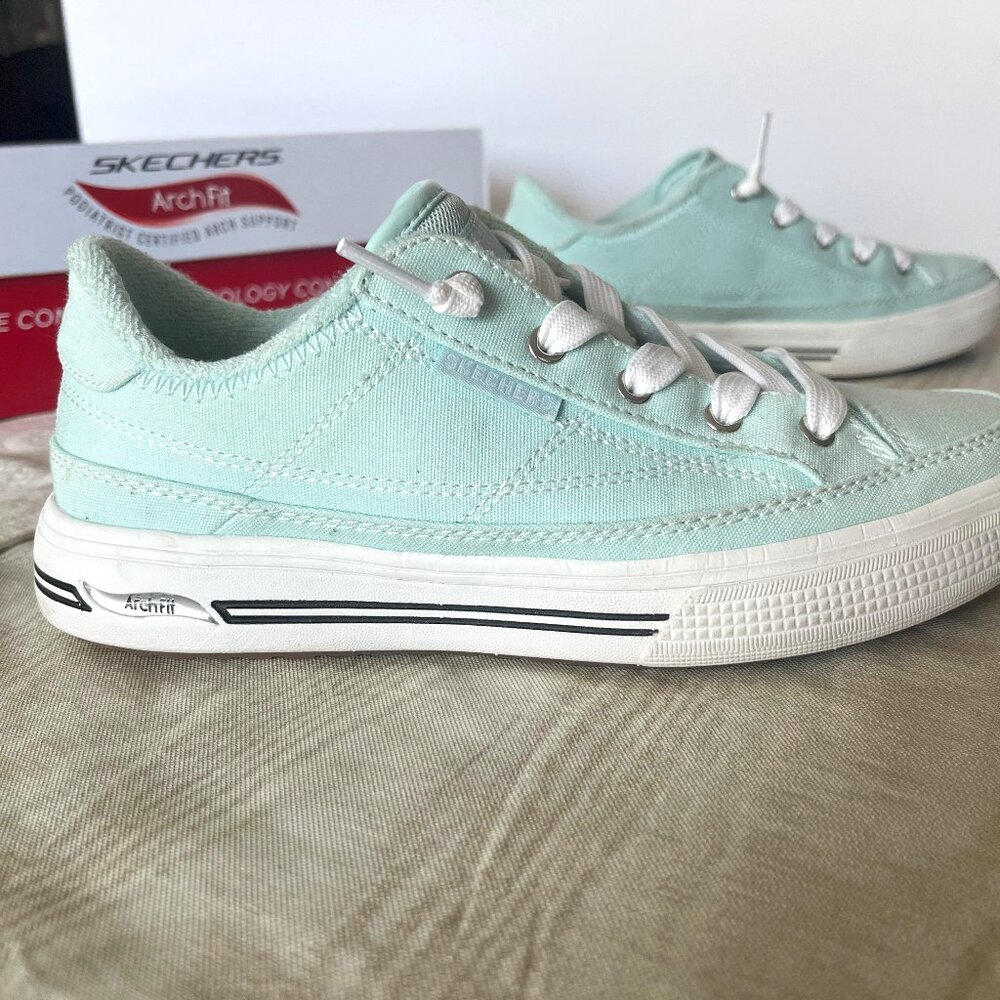 New in Box - Sketchers Vegan Mint-Colored Sneakers